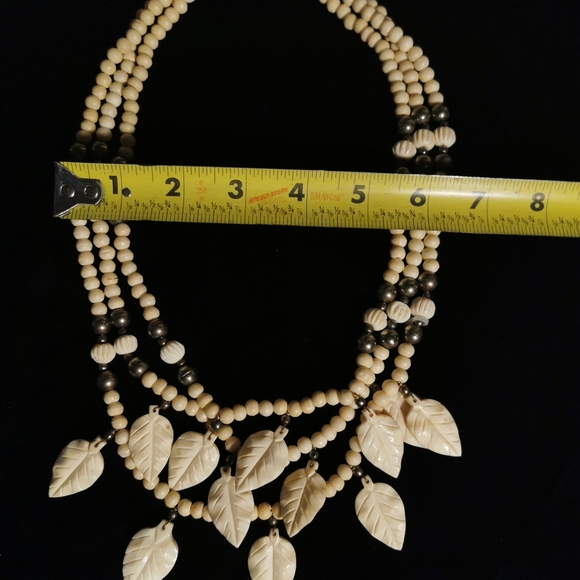 Carved Leaf Necklace - Picture 5 of 6